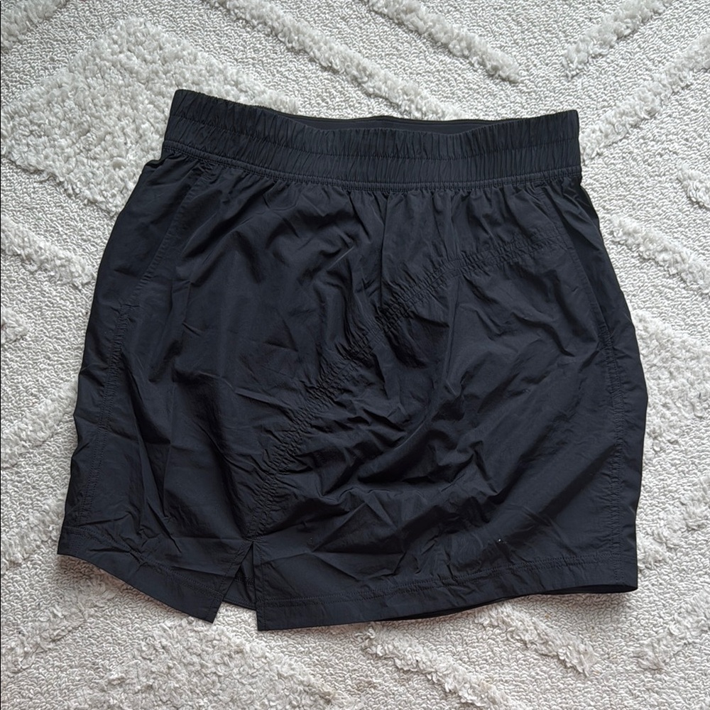 Women’s lululemon Black Skirt